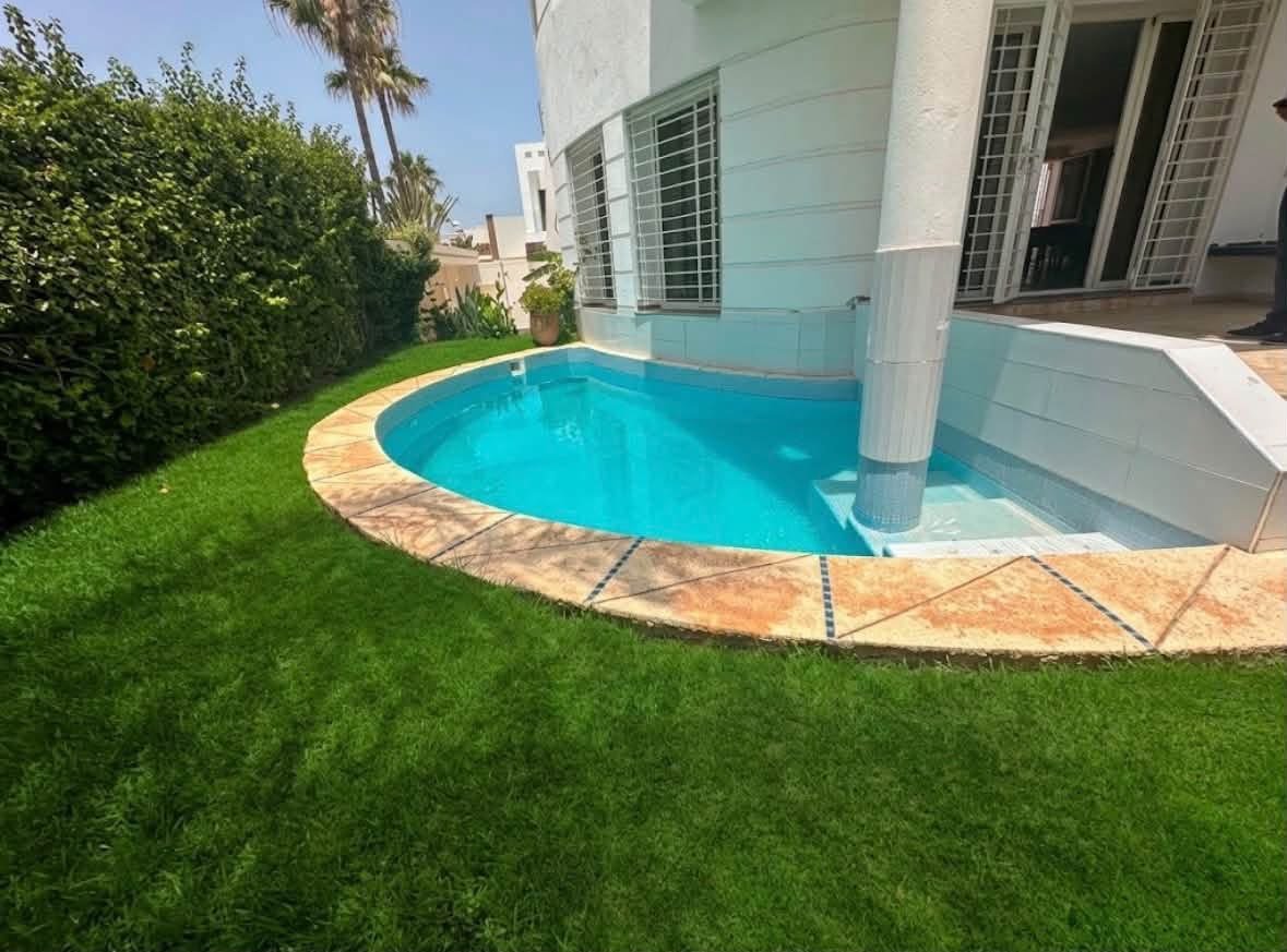 Grande villa à vendre lotissement Nawress 5 chambres 3 niveaux 