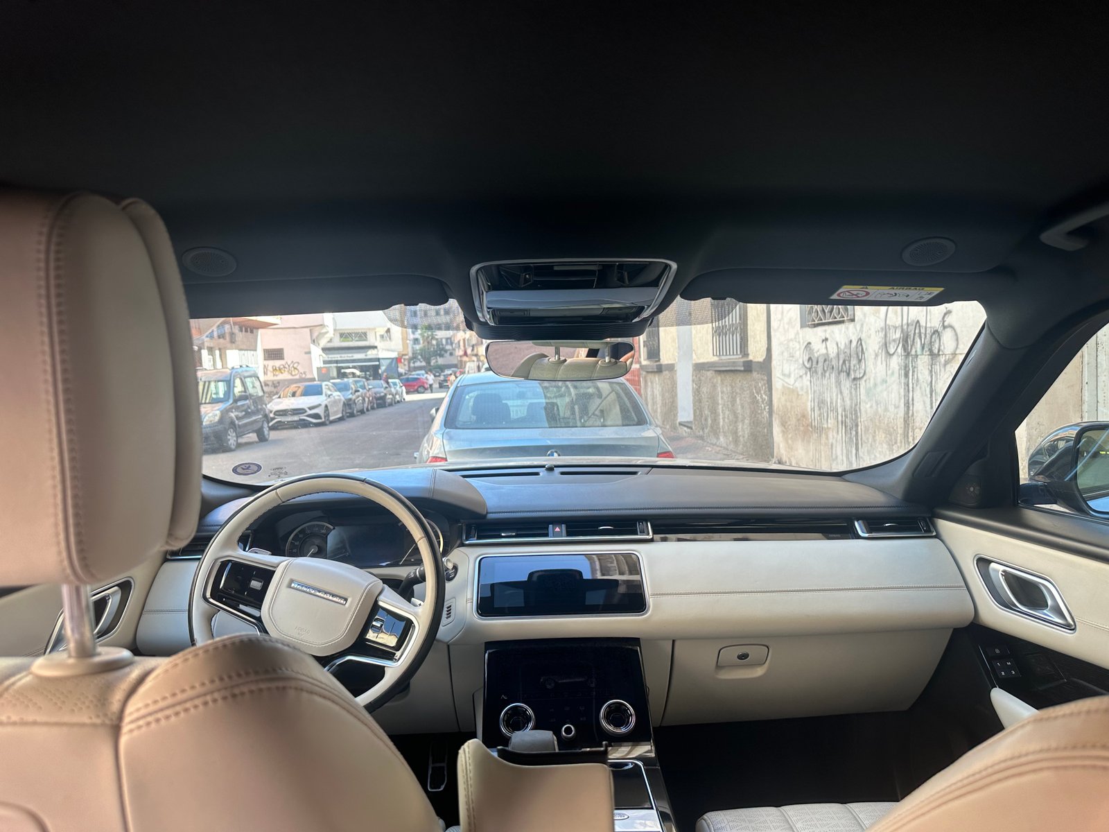 Photo 4 de Range Rover Velar R-Dynamic à vendre à Casablanca – 1ère main